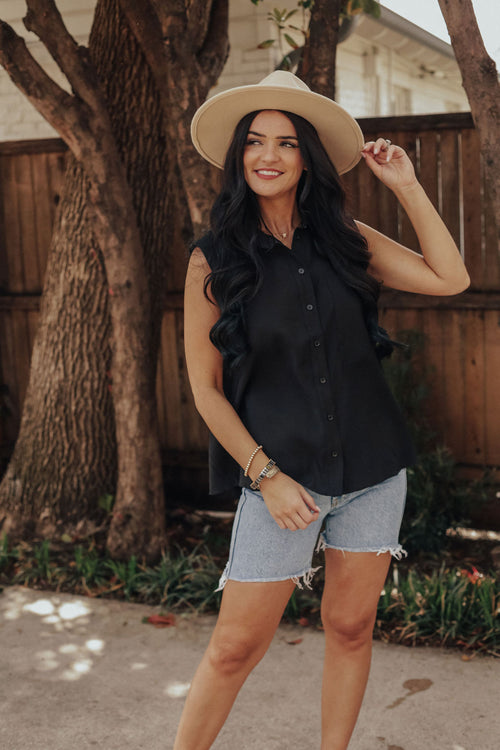 Sleeveless Button Down (Black)